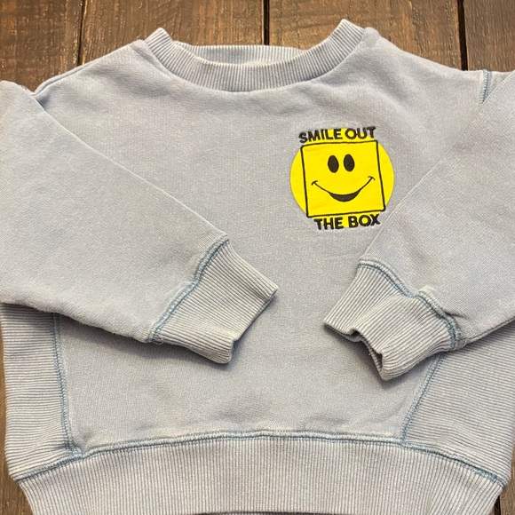 Hundred Pieces Blue Sweatshirt with Yellow Smile Patch - Picture 8 of 12